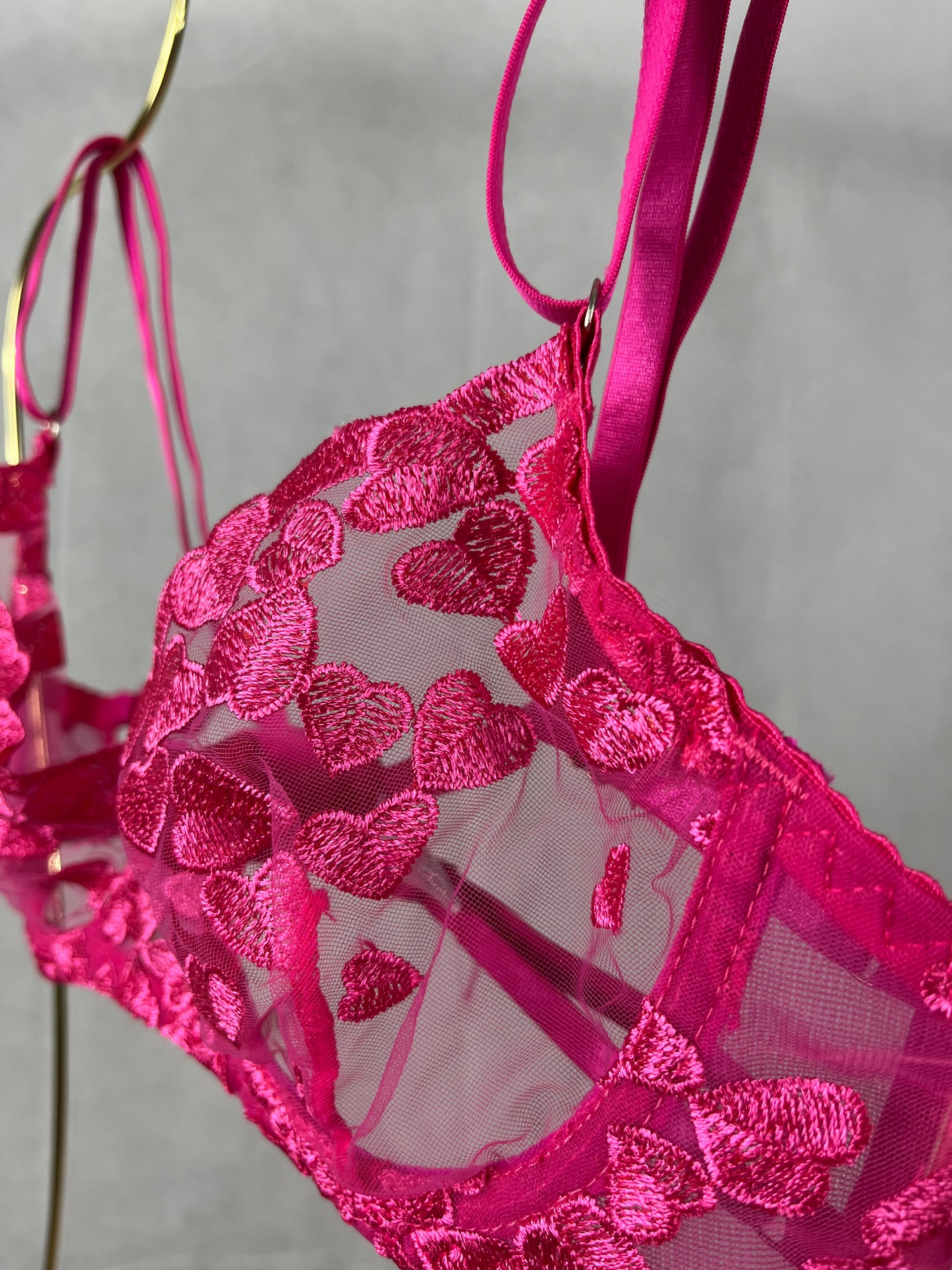 Spicy Rosa verführerische Lingerie, Scarlet Seduction sinnliche Dessous, Black and Yellow Dessous-Set, Pink Passion luxuriöse Lingerie, Midnight Temptation Nachtwäsche, Luxus-Dessous für Selbstbewusstsein, Elegante Dessous mit hohem Tragekomfort, Hochwertige Lingerie mit perfekter Passform, Dessous für jede Körperform und Größe, Cherry Lady Black Edition Dessous, Flirty Dessous für besondere Momente